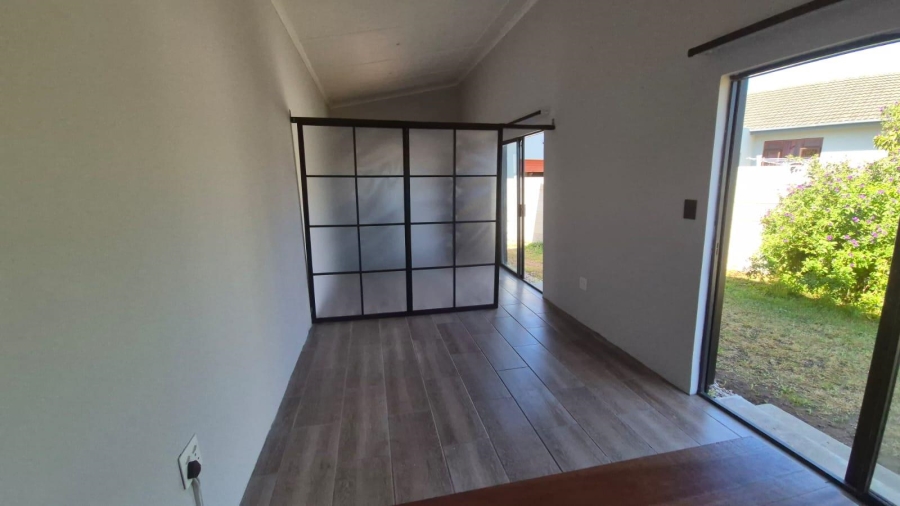 To Let 1 Bedroom Property for Rent in Heiderand Western Cape